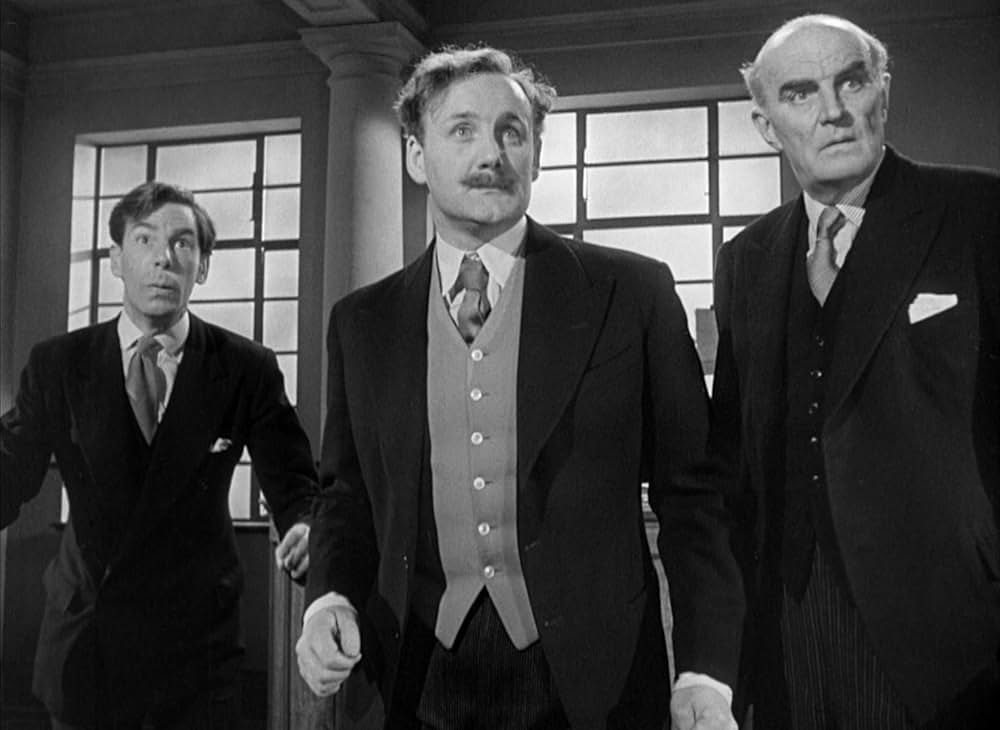 白衣の男の画像