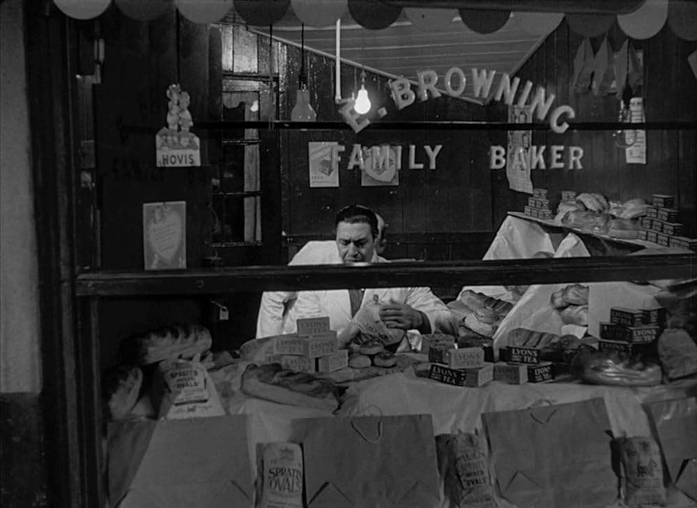 白衣の男の画像