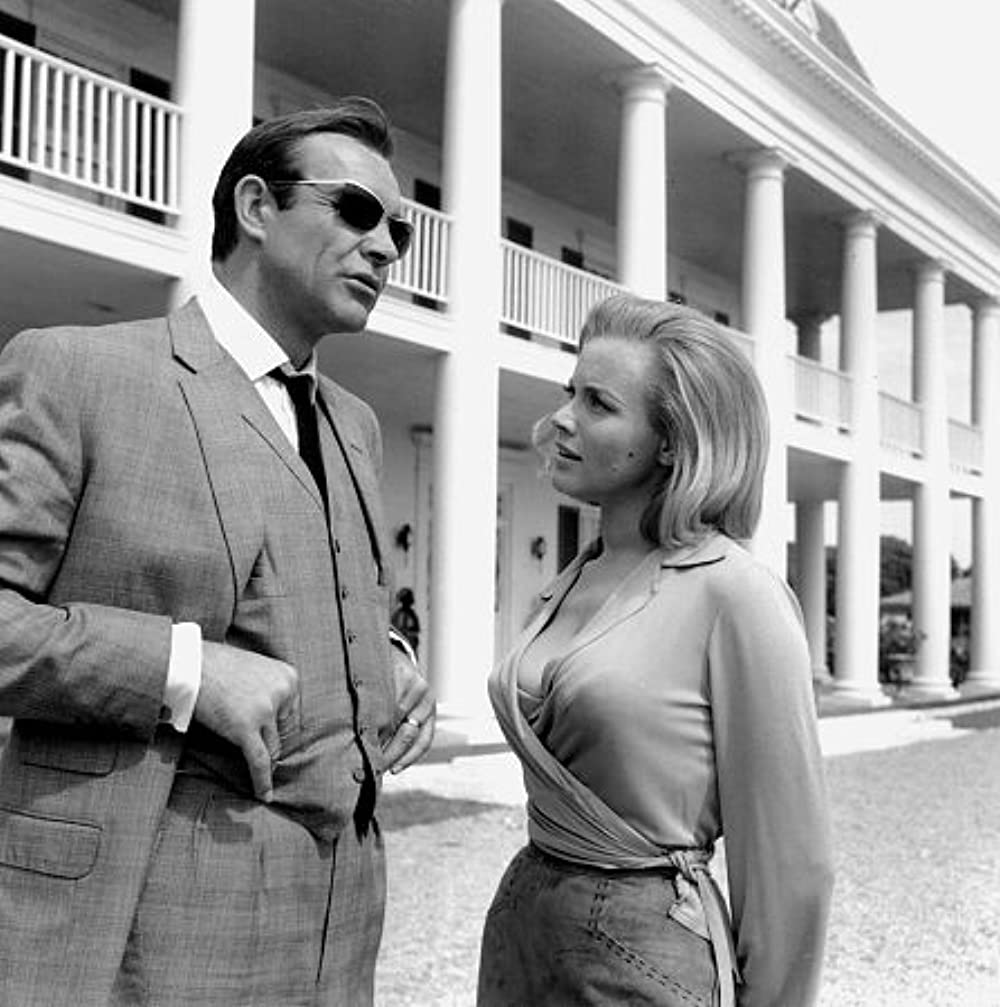 「007／ゴールドフィンガー」ショーン・コネリー & オナー・ブラックマンの画像