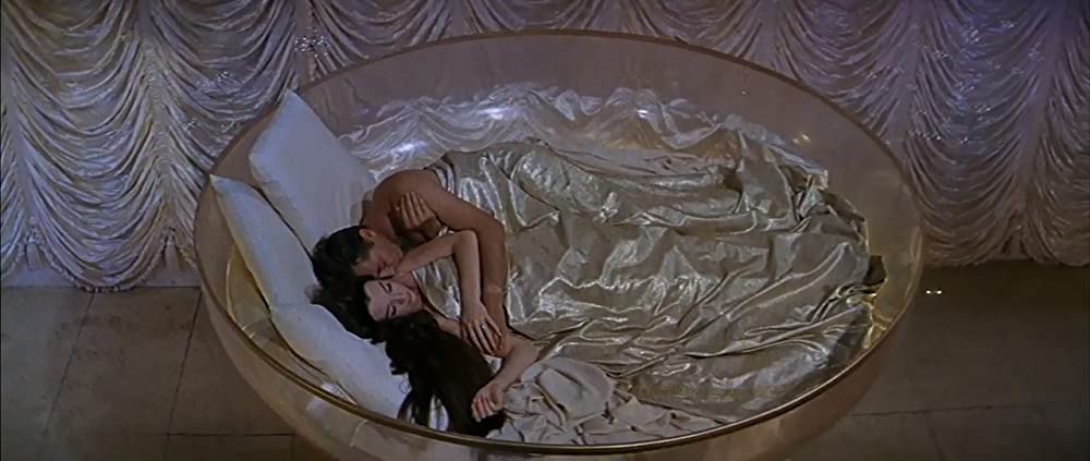 「何という行き方！」ロバート・ミッチャム & シャーリー・マクレーンの画像