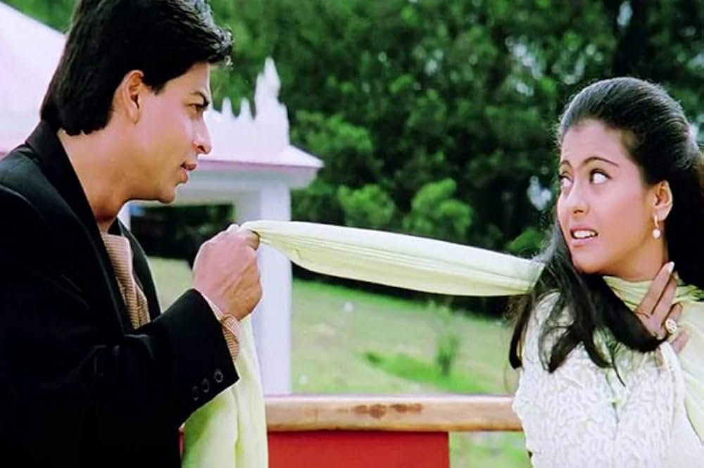 何かが起きてるの画像