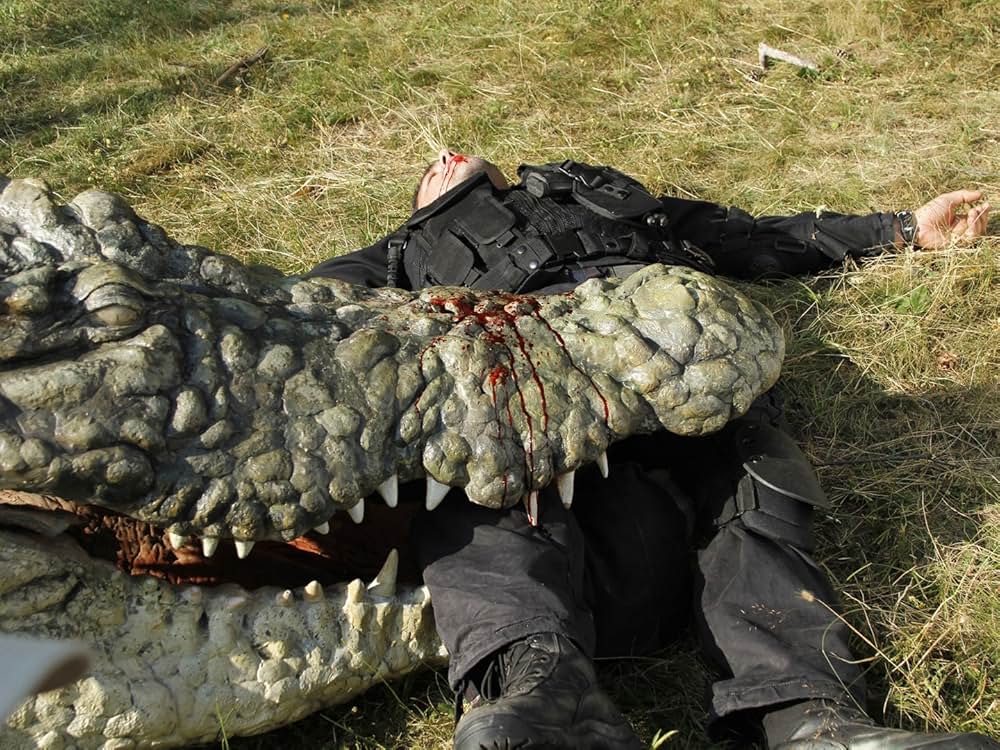 アナコンダvs. 殺人クロコダイルの画像