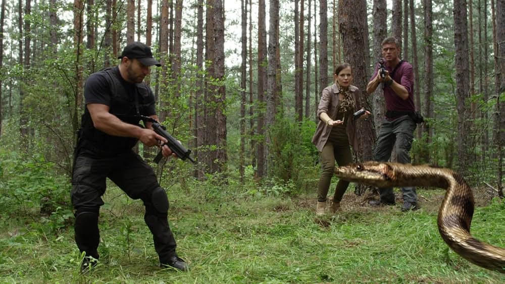 アナコンダvs. 殺人クロコダイルの画像