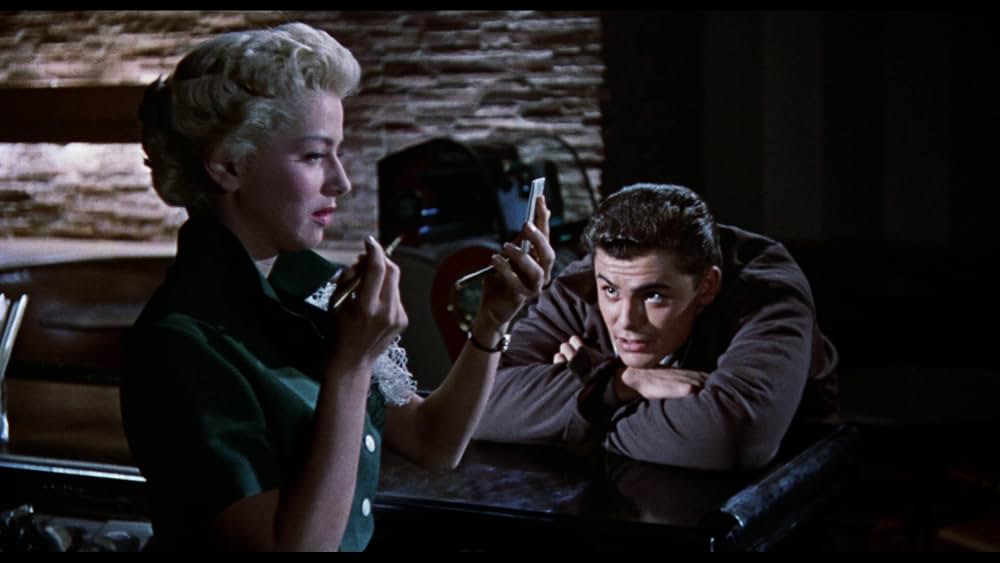 狙われた女の画像