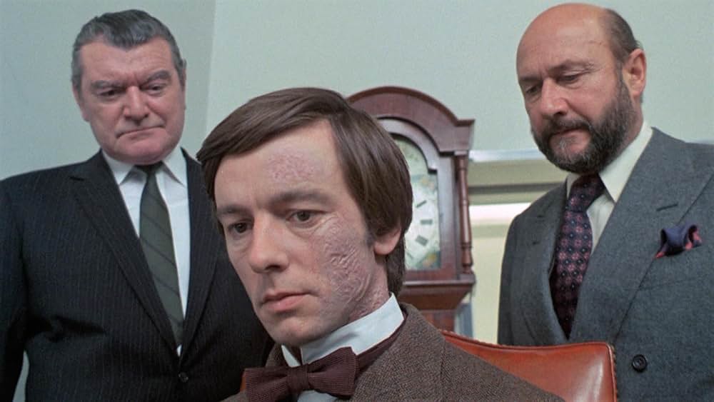 「異界への扉」の画像