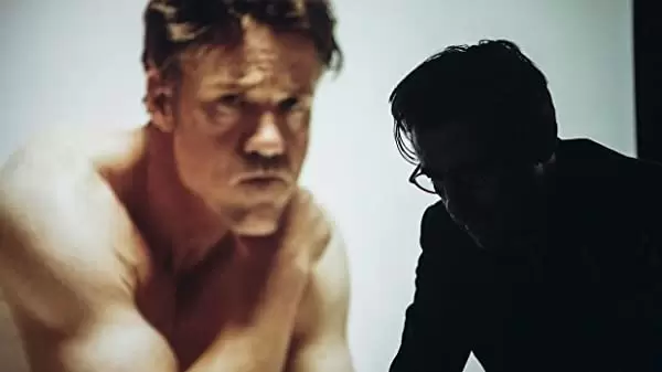 「ザ・スクエア 思いやりの聖域」クレス・バング & テリー・ノタリーの画像