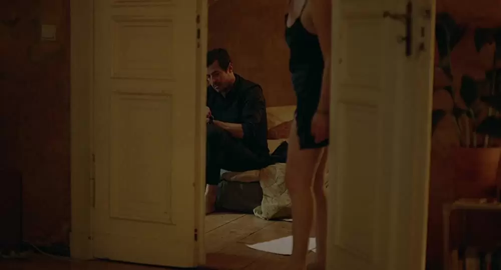 「ザ・スクエア 思いやりの聖域」エリザベス・モス & クレス・バングの画像