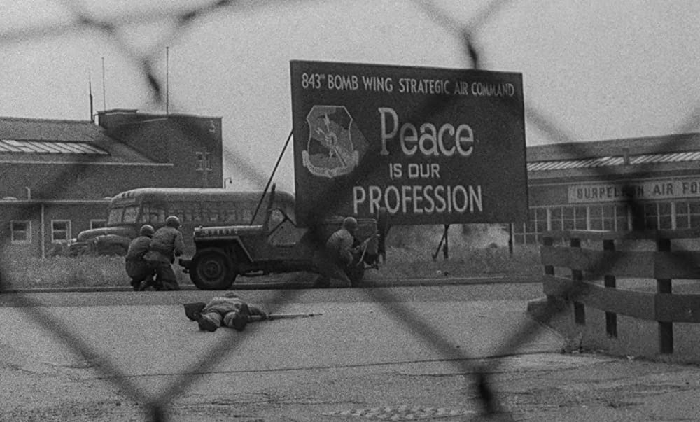 「博士の異常な愛情 または私は如何にして心配するのを止めて水爆を愛するようになったか」の画像