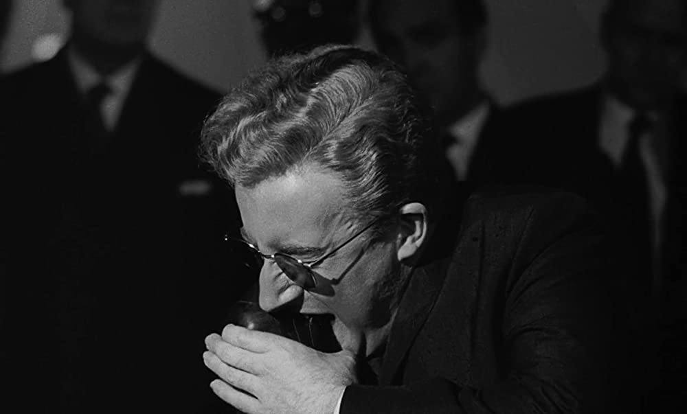 「博士の異常な愛情 または私は如何にして心配するのを止めて水爆を愛するようになったか」ピーター・セラーズの画像