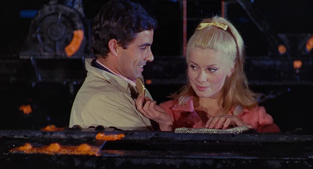 「シェルブールの雨傘」カトリーヌ・ドヌーブ & ニーノ・カステルヌオーボの画像