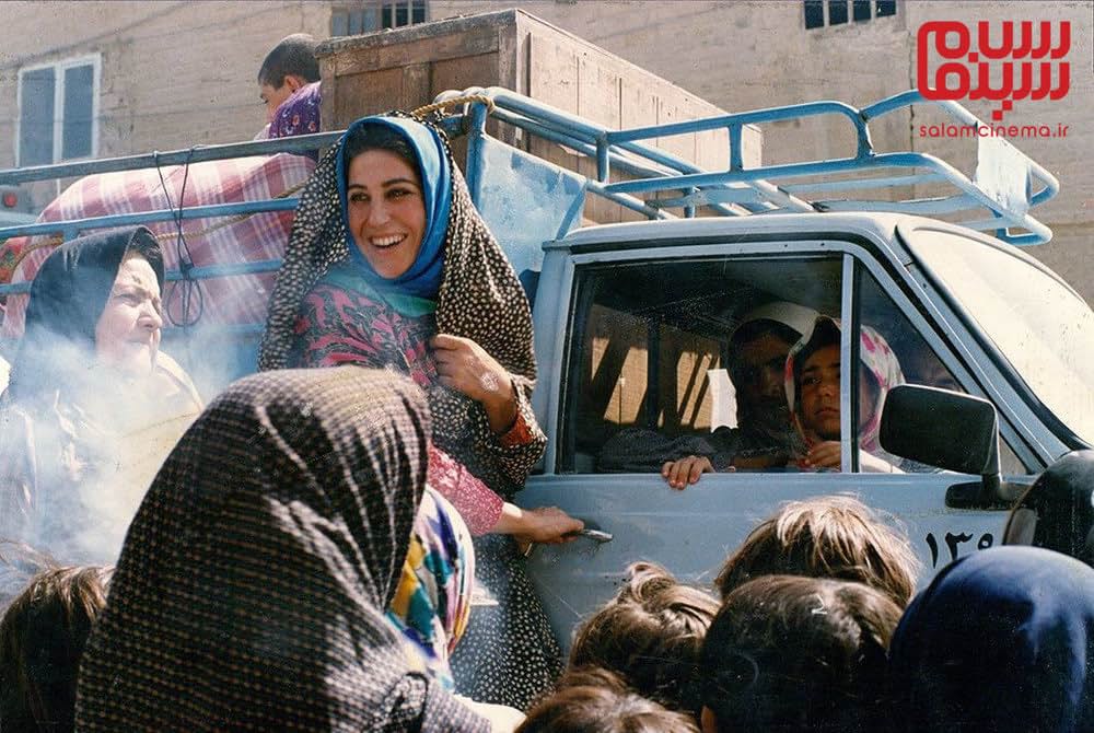 青いベールの画像