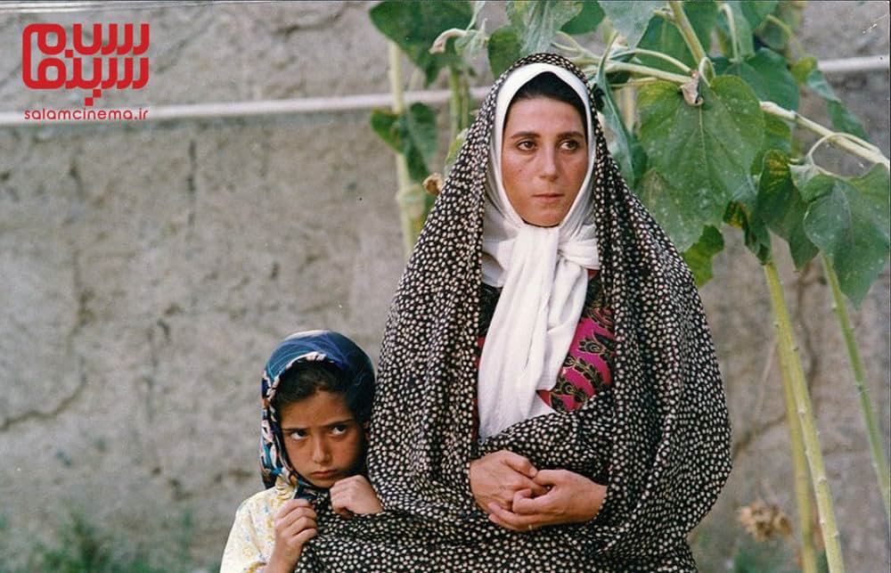 青いベールの画像