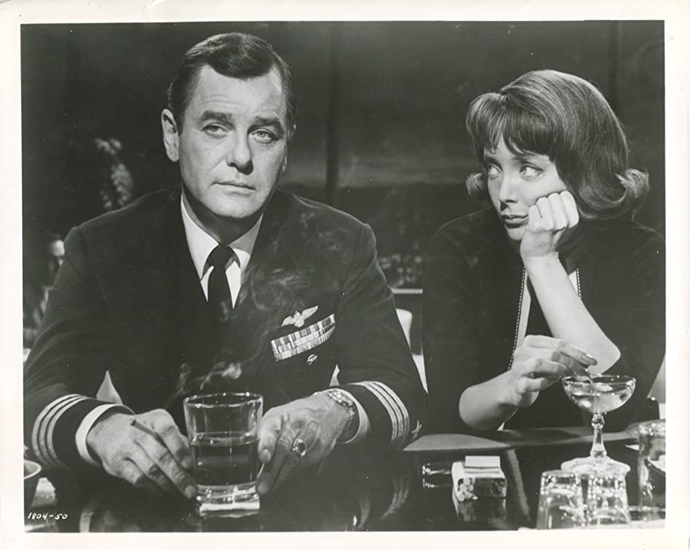 「坊やの作戦命令」キャロリン・ジョーンズ & ギグ・ヤングの画像