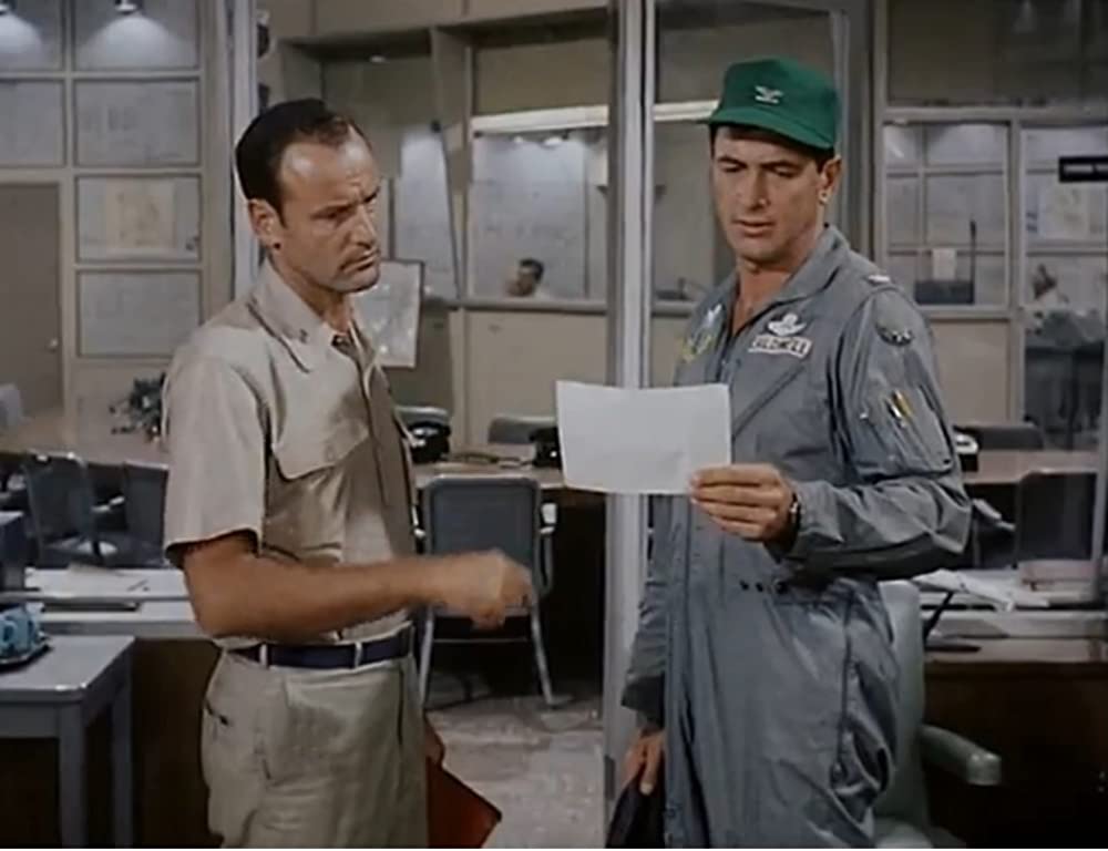 ミサイル空爆戦隊の画像