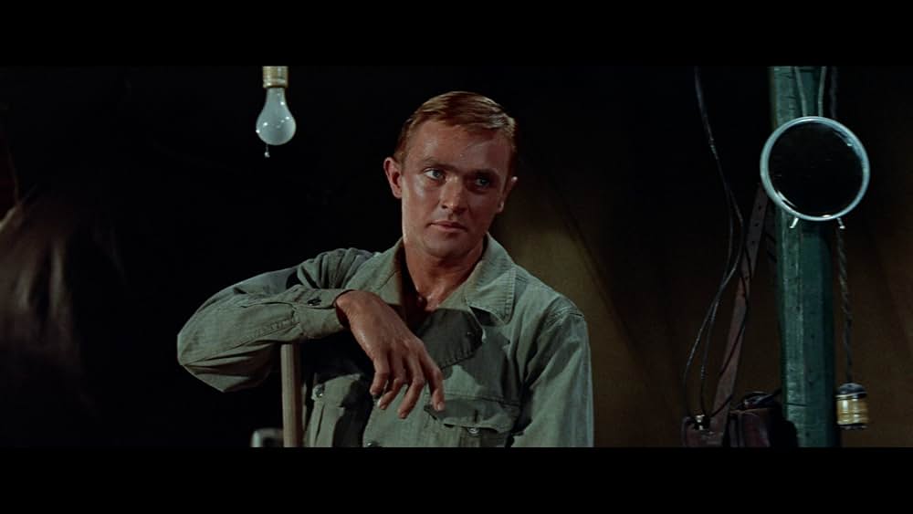 裸者と死者の画像