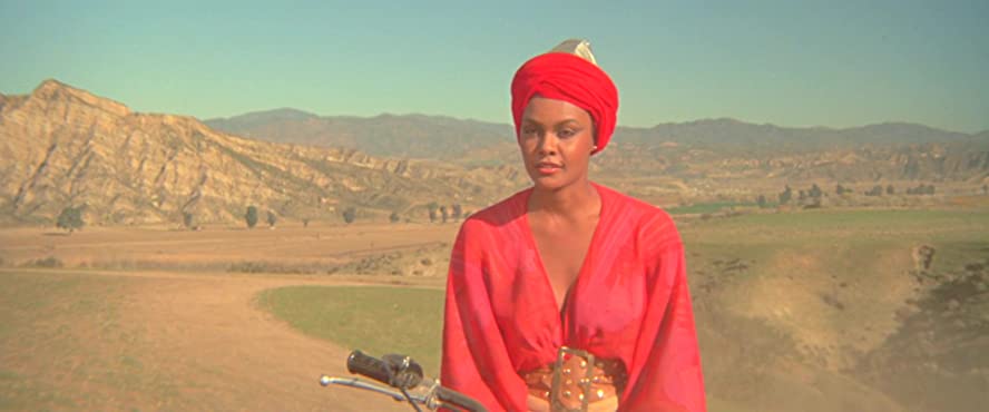 「ダイナマイト諜報機関／クレオパトラ危機突破」Tamara Dobsonの画像