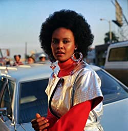 「ダイナマイト諜報機関／クレオパトラ危機突破」Tamara Dobsonの画像