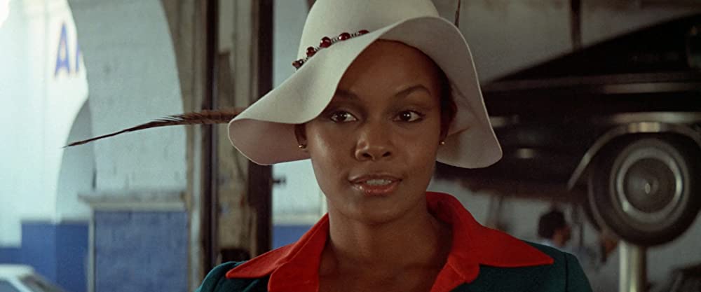 「ダイナマイト諜報機関／クレオパトラ危機突破」Tamara Dobsonの画像