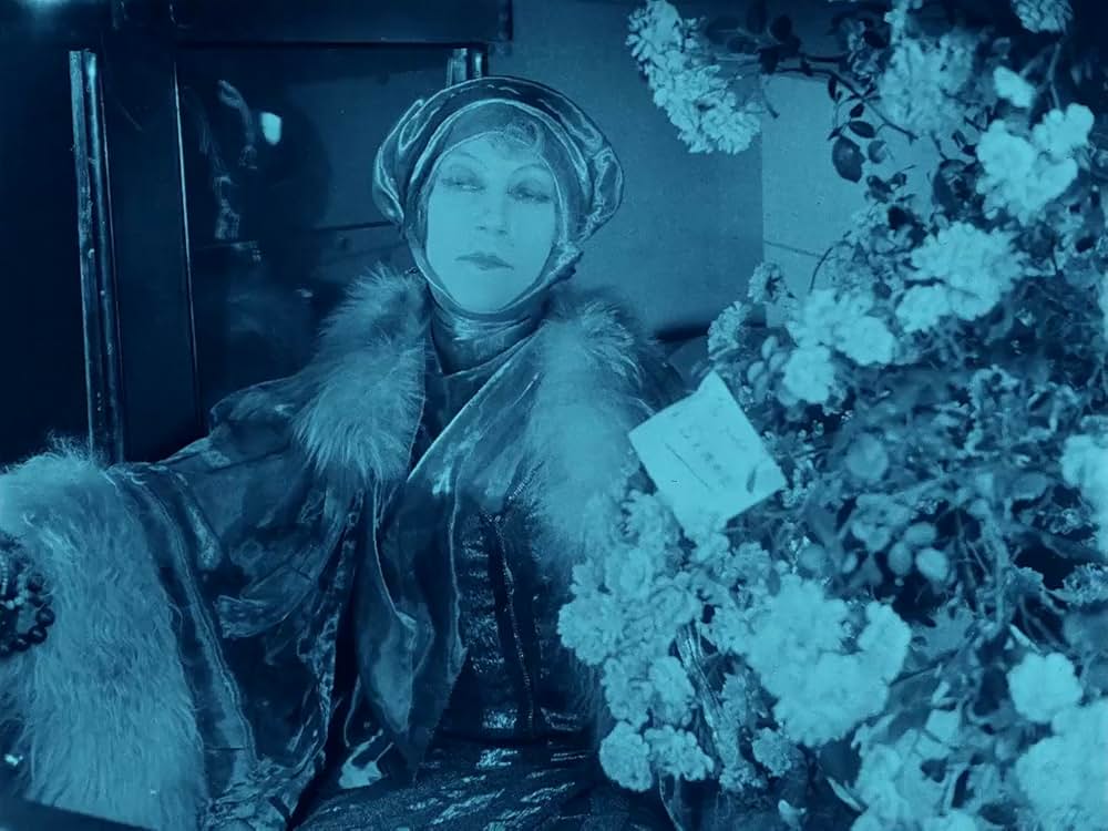 人でなしの女の画像