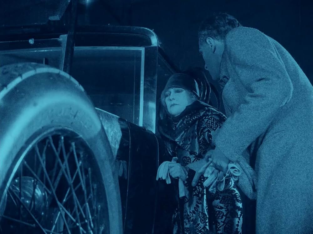 人でなしの女の画像