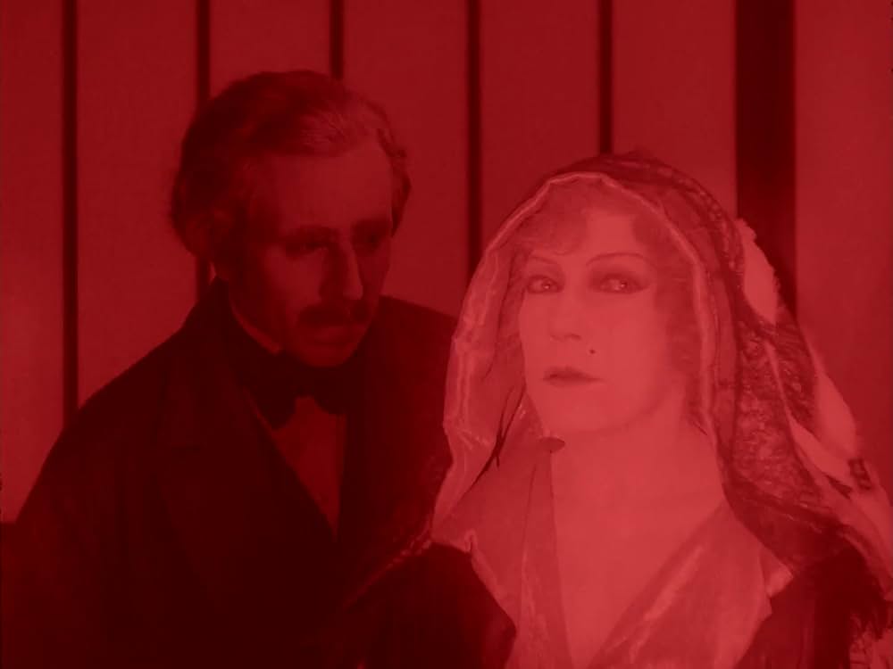 人でなしの女の画像