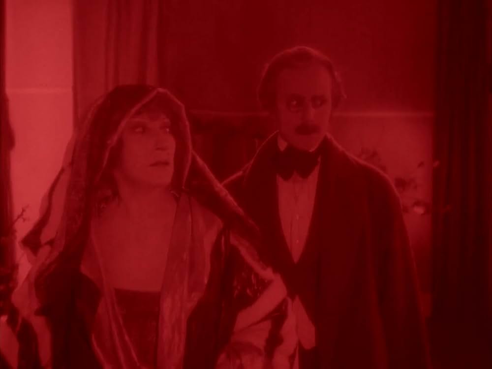 人でなしの女の画像