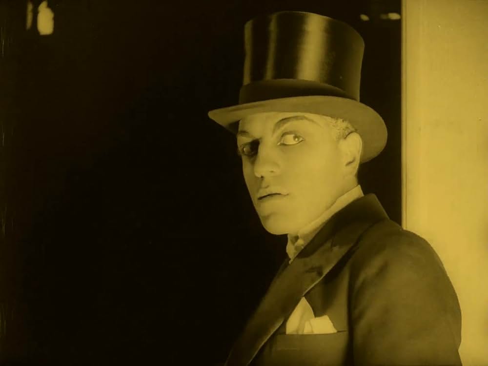 人でなしの女の画像