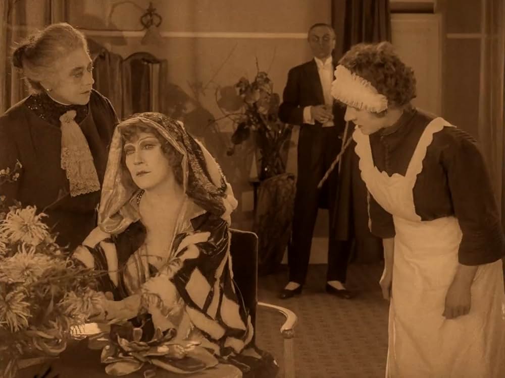 人でなしの女の画像