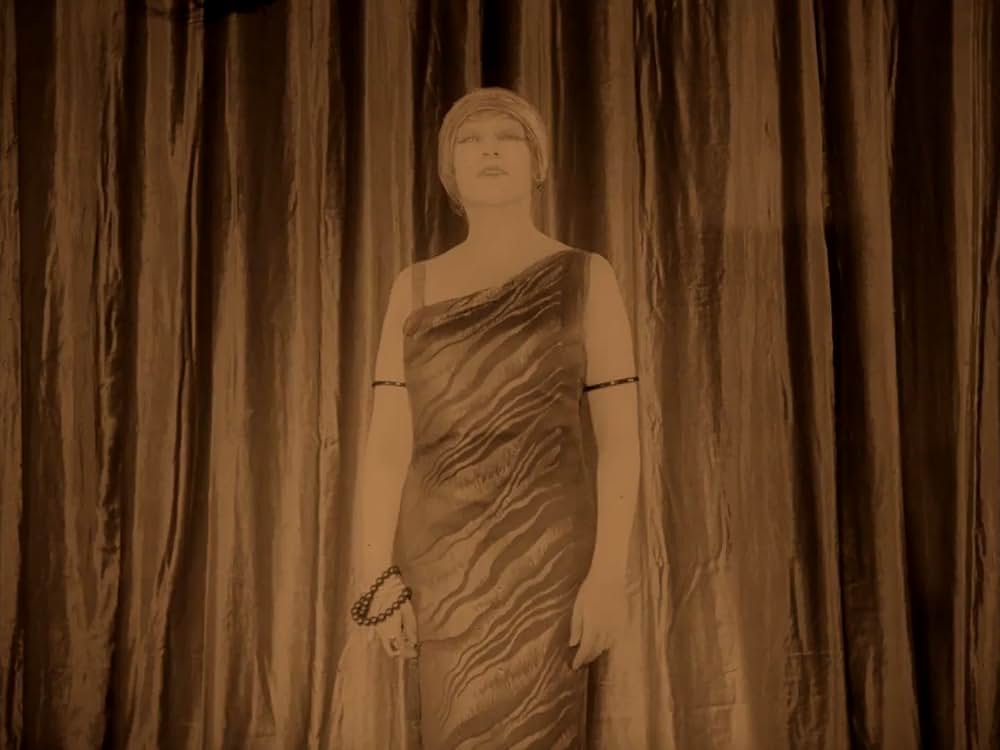 人でなしの女の画像