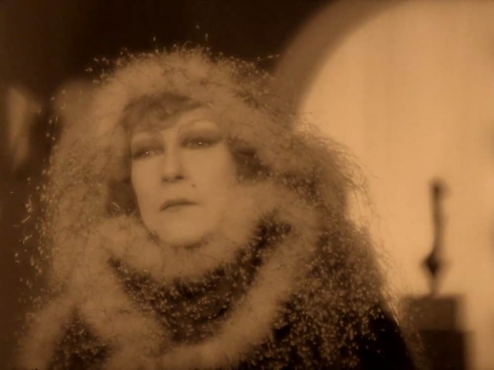 人でなしの女の画像