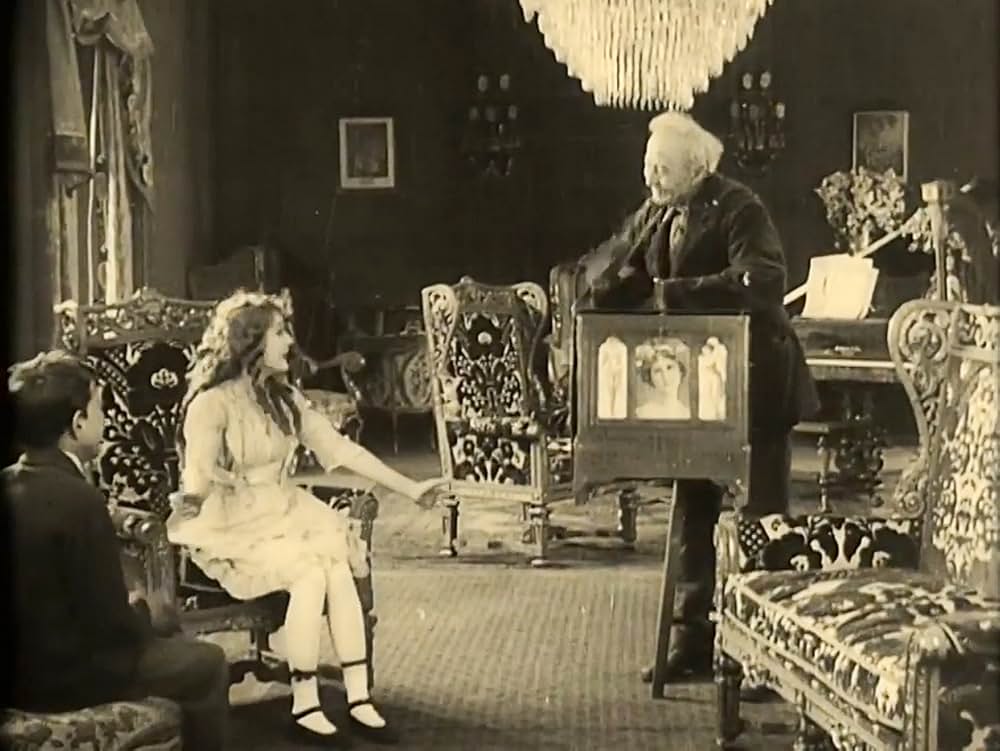 The Poor Little Rich Girl（原題）の画像