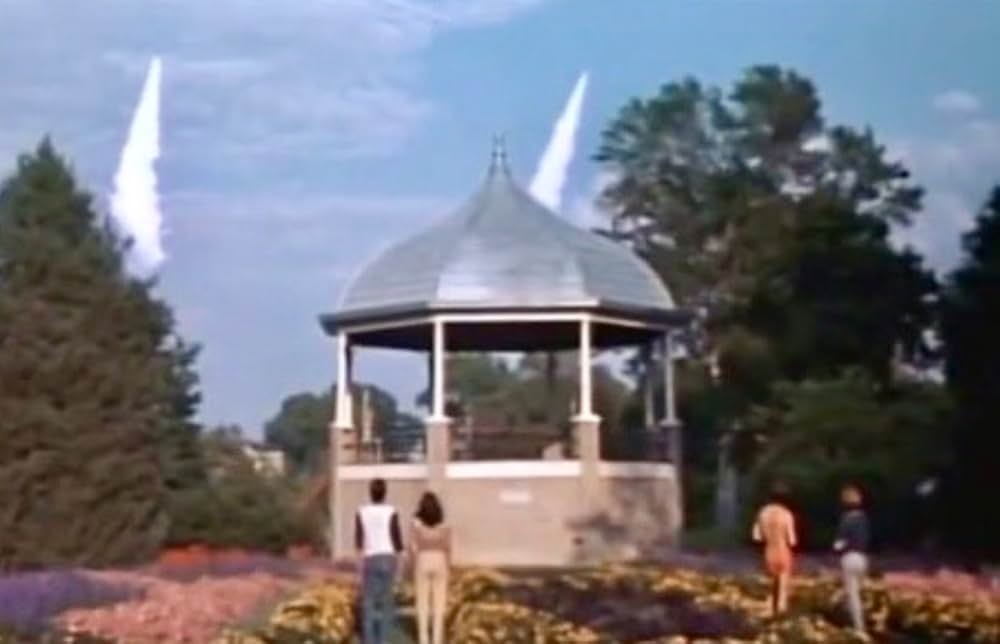 「ザ・デイ・アフター」の画像