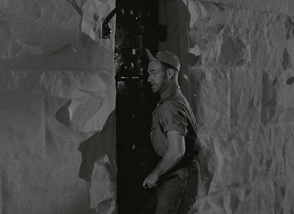 第十一号監房の暴動の画像