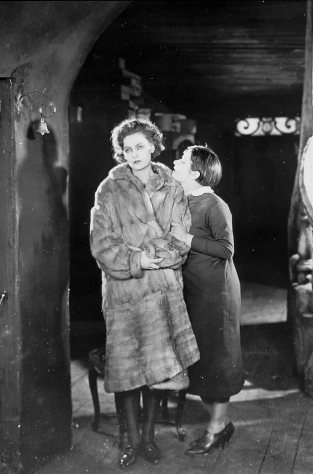 喜びなき街の画像