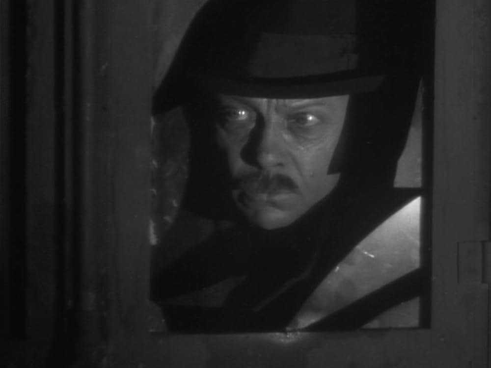 十字路の夜の画像