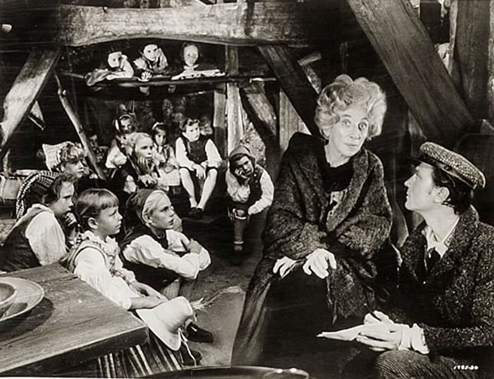 不思議な世界の物語の画像