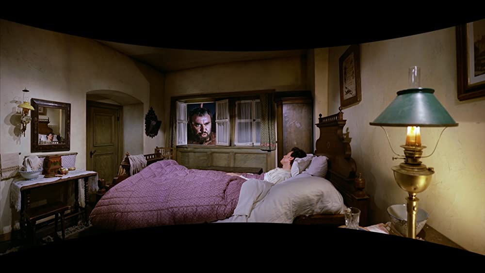 不思議な世界の物語の画像