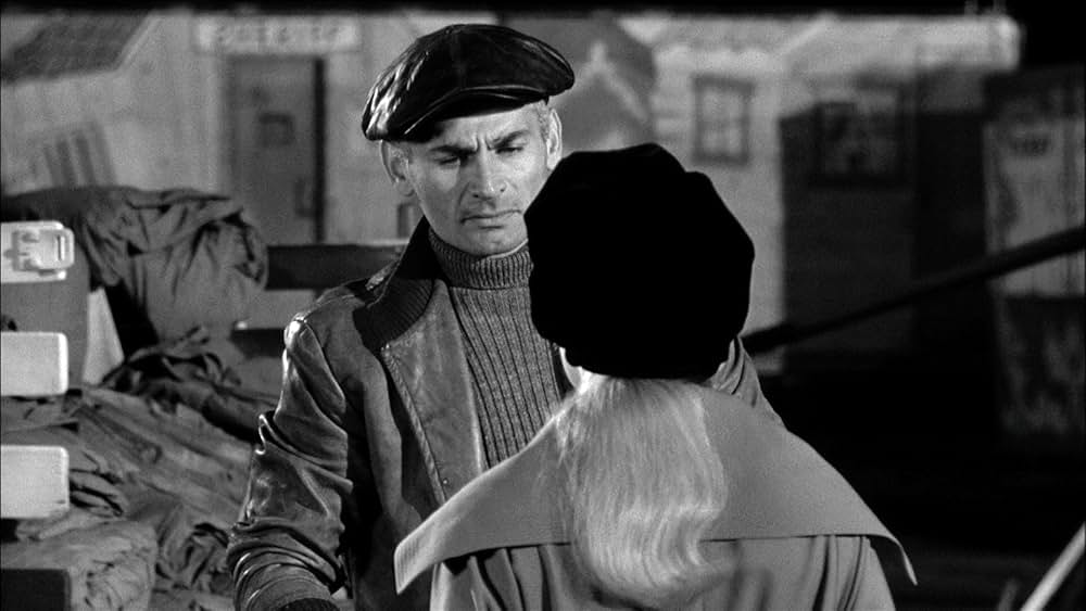 女ひとりの画像