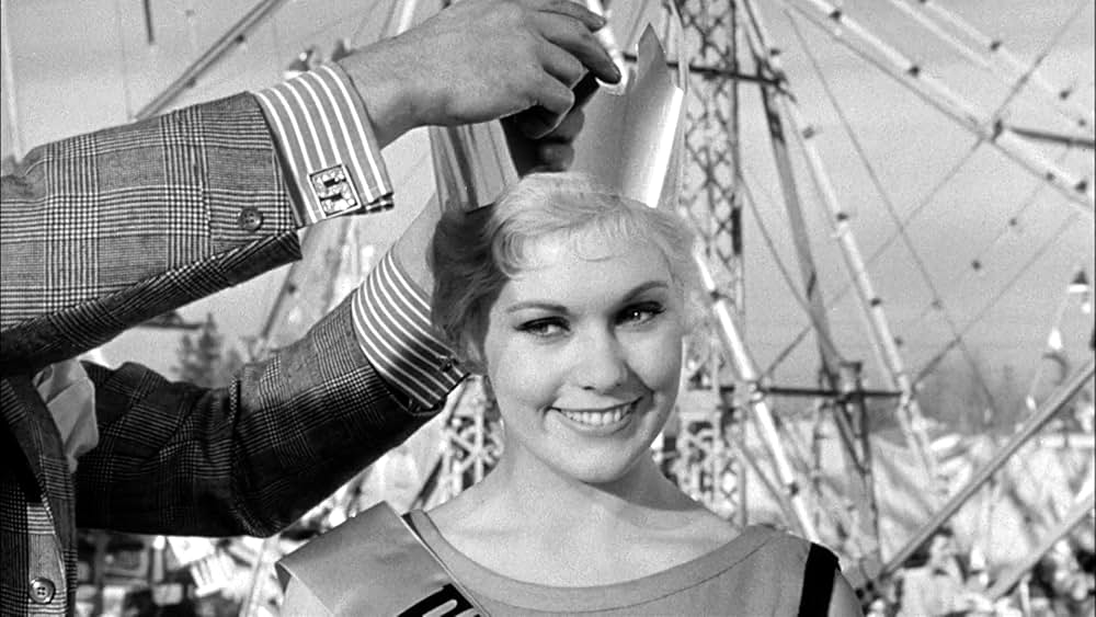 女ひとりの画像