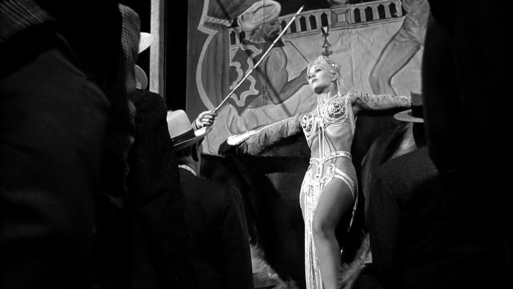 女ひとりの画像