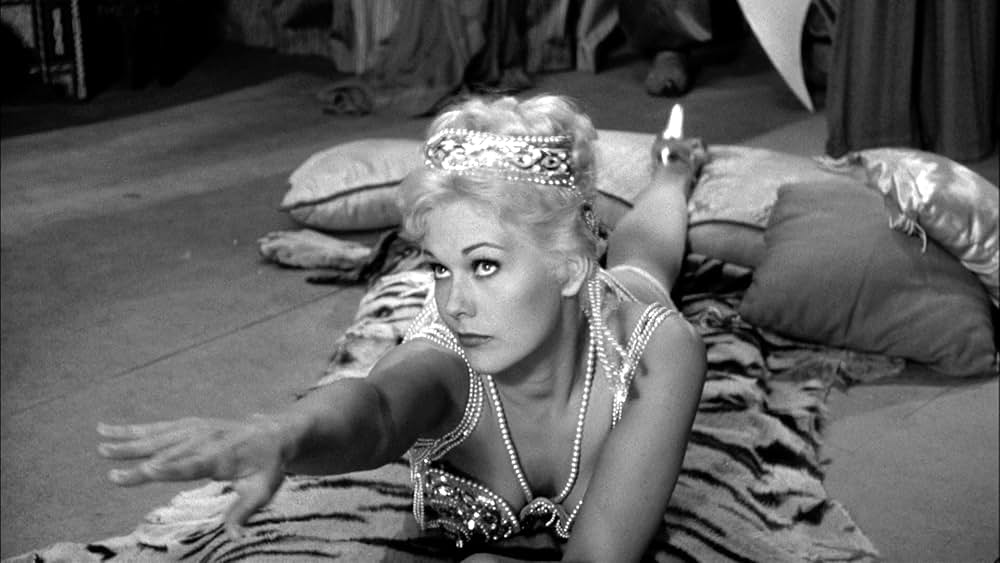 女ひとりの画像