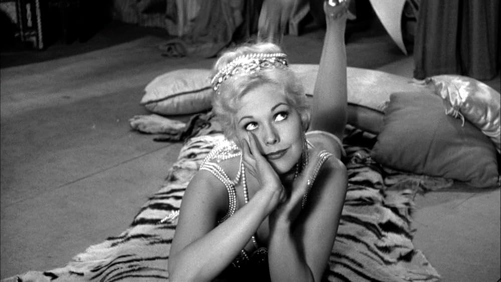 女ひとりの画像