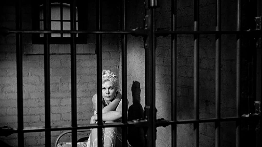 女ひとりの画像