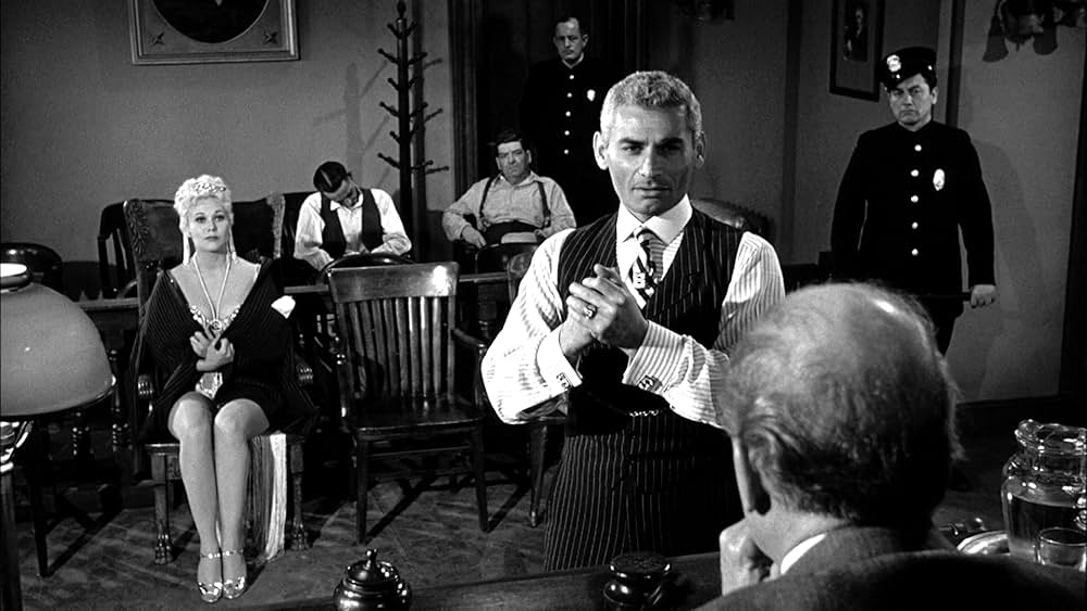 女ひとりの画像