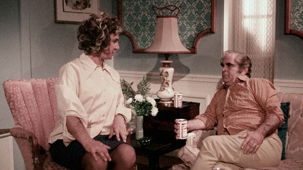 女装ドロ マーサおばさん、ただいま手配中の画像