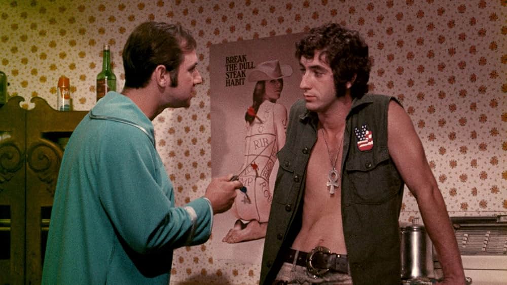 女装ドロ マーサおばさん、ただいま手配中の画像