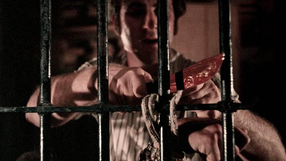 女装ドロ マーサおばさん、ただいま手配中の画像