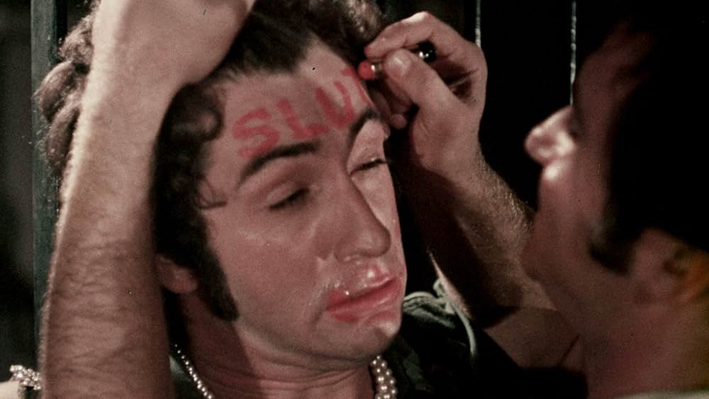 女装ドロ マーサおばさん、ただいま手配中の画像