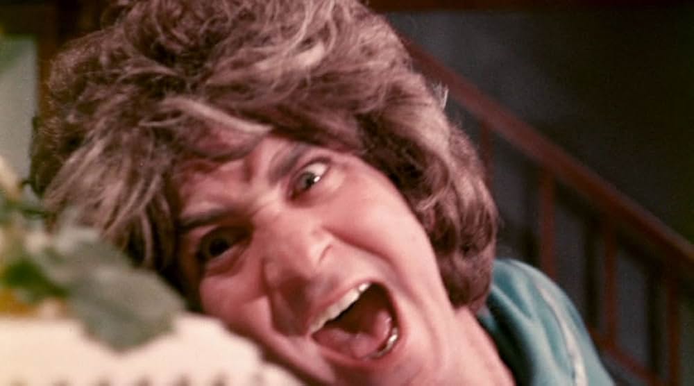 女装ドロ マーサおばさん、ただいま手配中の画像