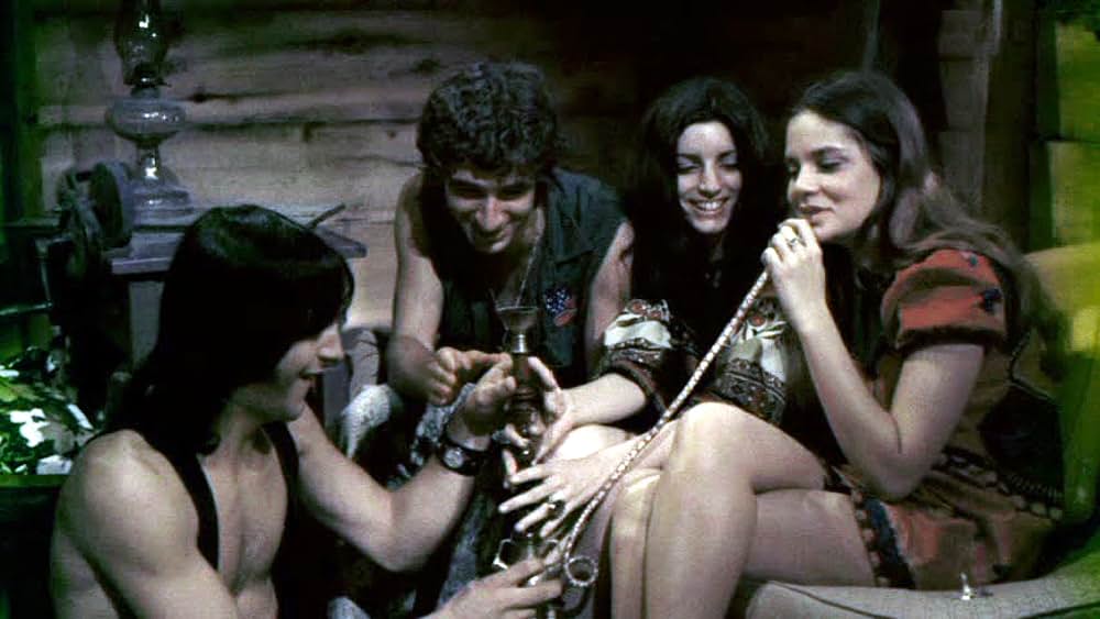 女装ドロ マーサおばさん、ただいま手配中の画像